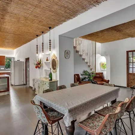 וילה Casa Blanca